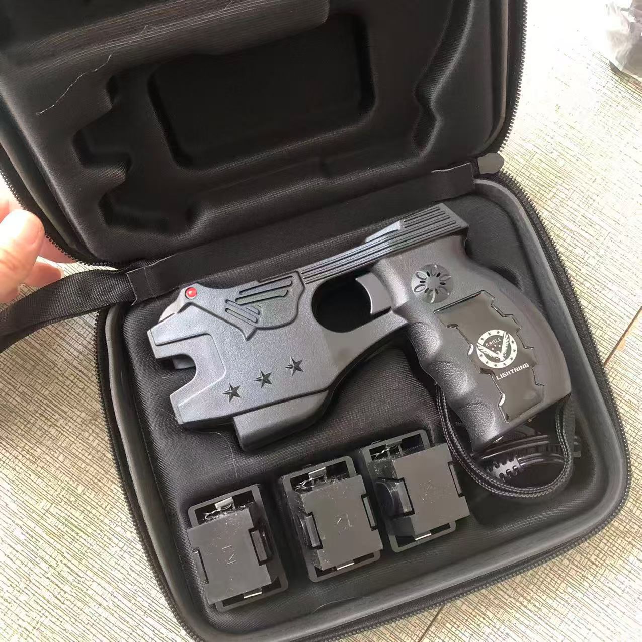 龙牌003型远程防暴器_远距离防身电击_高分贝警鸣器红外线远程防身器材