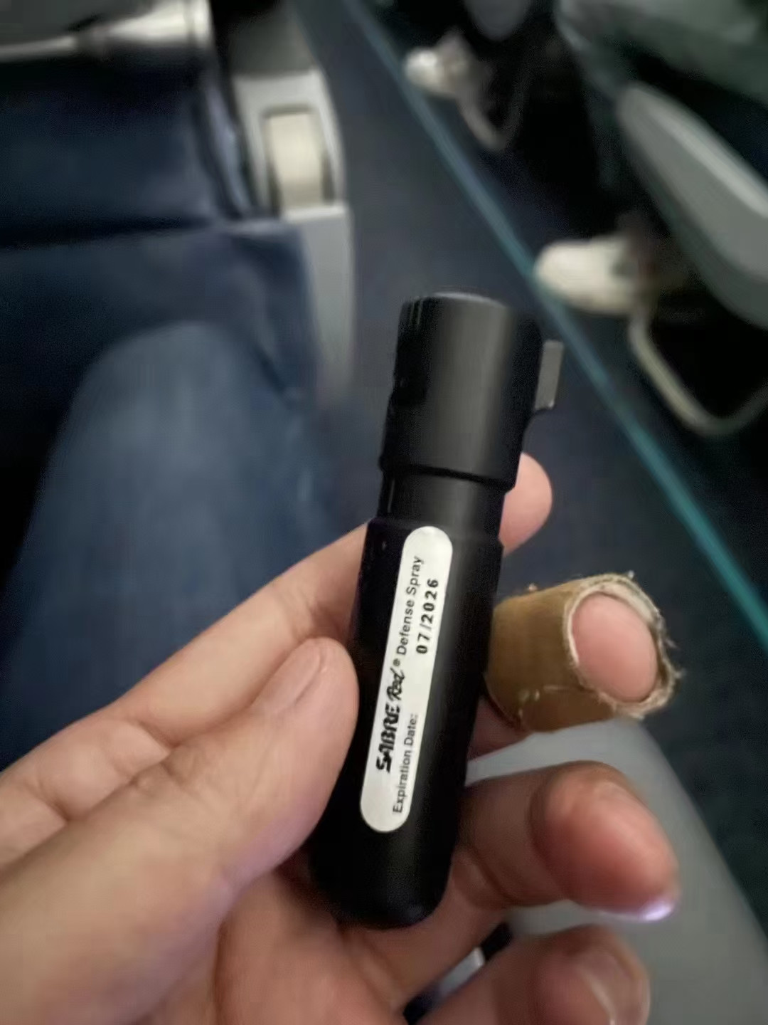 1731405735293807.jpg 沙豹紧凑型钥匙扣喷雾小蟋蟀 (2).jpg