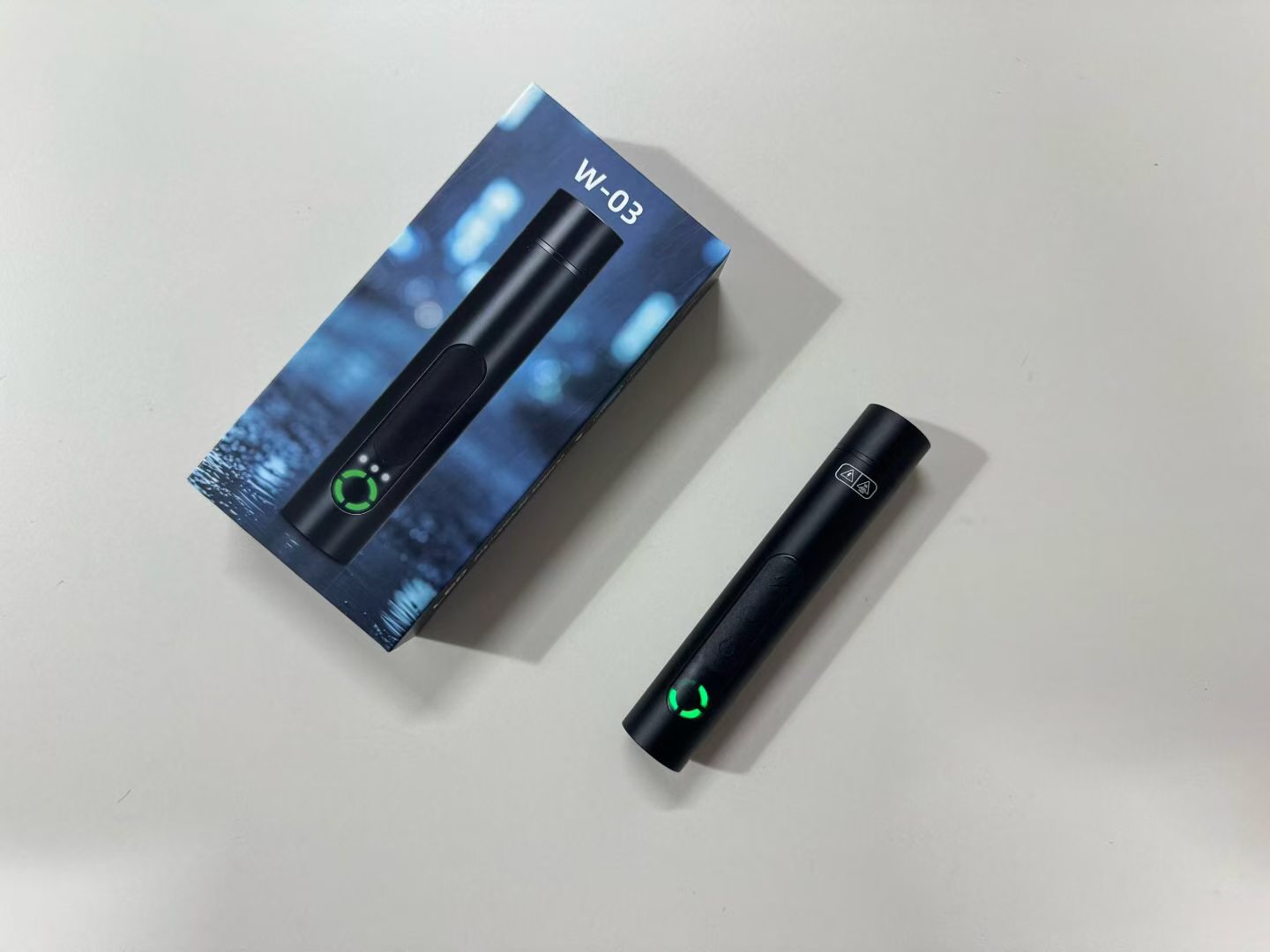 黑鹰 W-03 口红款防身电棍 女性随身电击器迷你强光照明手电 - 详情图11