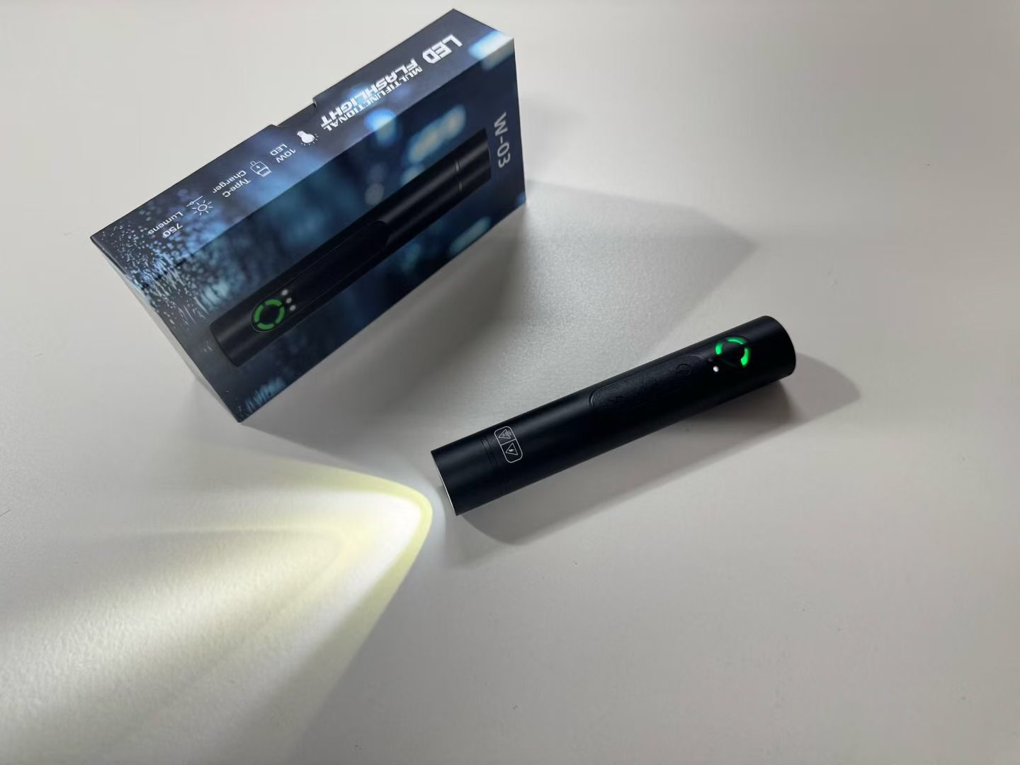 黑鹰 W-03 口红款防身电棍 女性随身电击器迷你强光照明手电 - 详情图12
