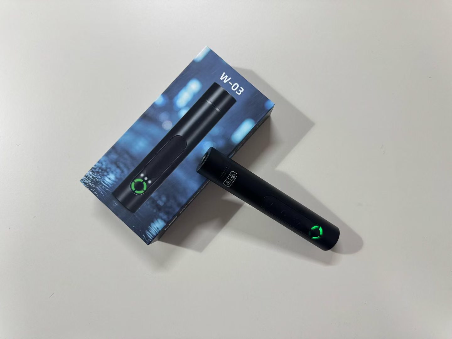 黑鹰 W-03 口红款防身电棍 女性随身电击器迷你强光照明手电 - 详情图9